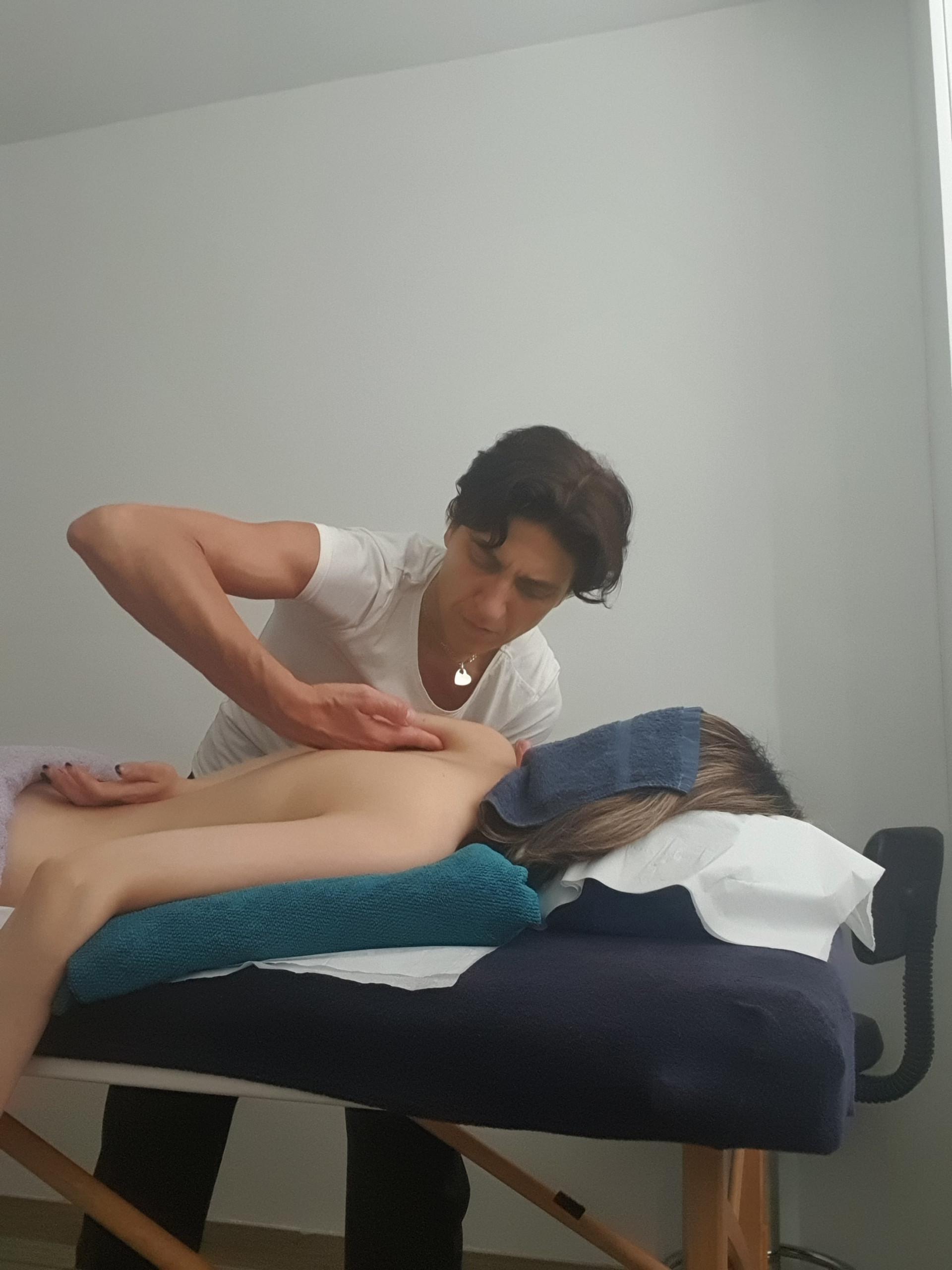 Lorena working on relieving shoulder nerve impingement